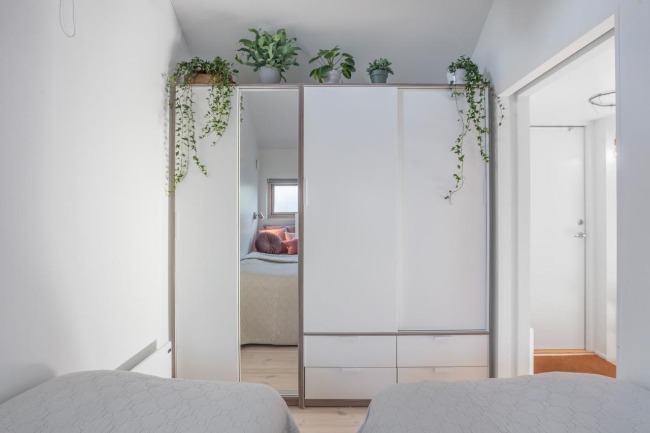 Sparkling Newly Built House Close To City & Nature Stockholm Exterior foto